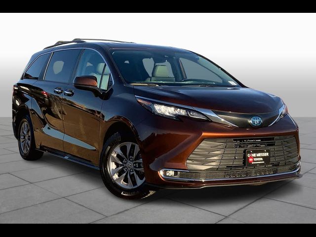 2023 Toyota Sienna XLE