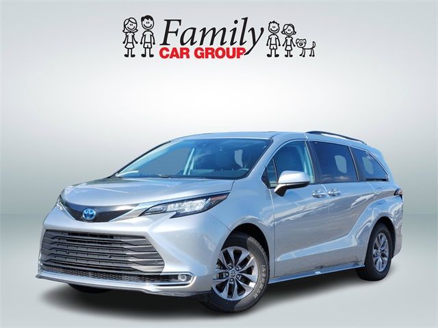 2023 Toyota Sienna XLE