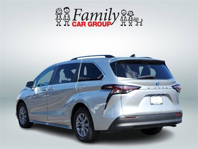 2023 Toyota Sienna XLE