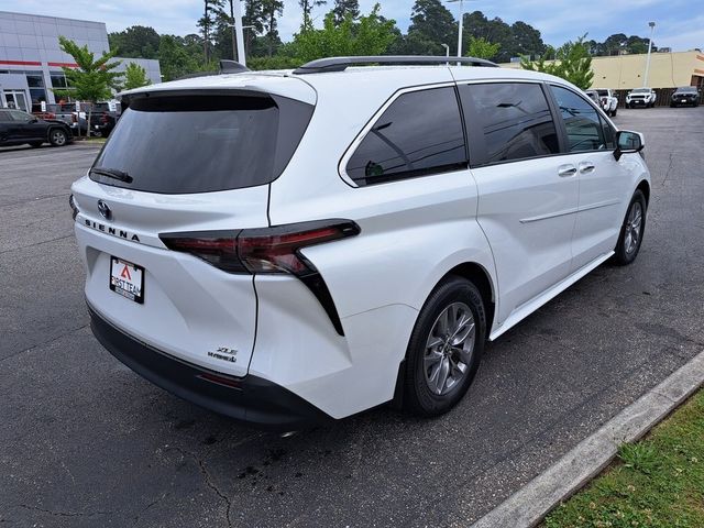2023 Toyota Sienna XLE