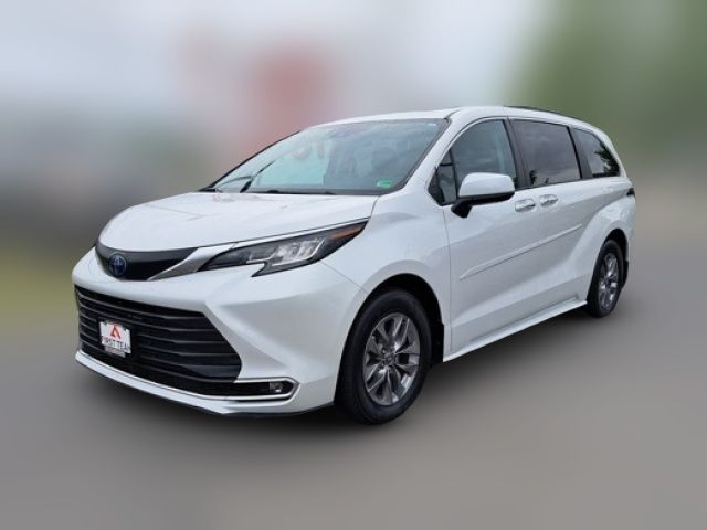 2023 Toyota Sienna XLE