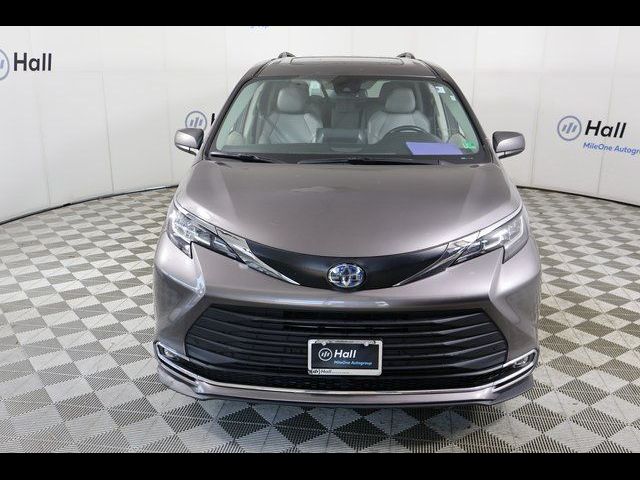 2023 Toyota Sienna XLE