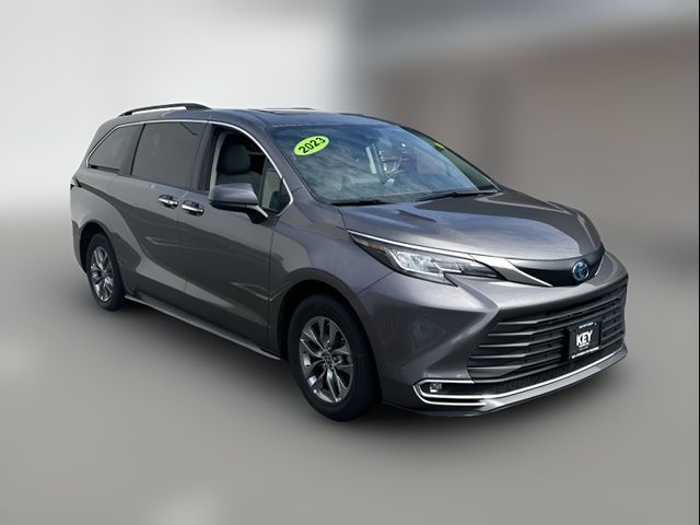 2023 Toyota Sienna XLE