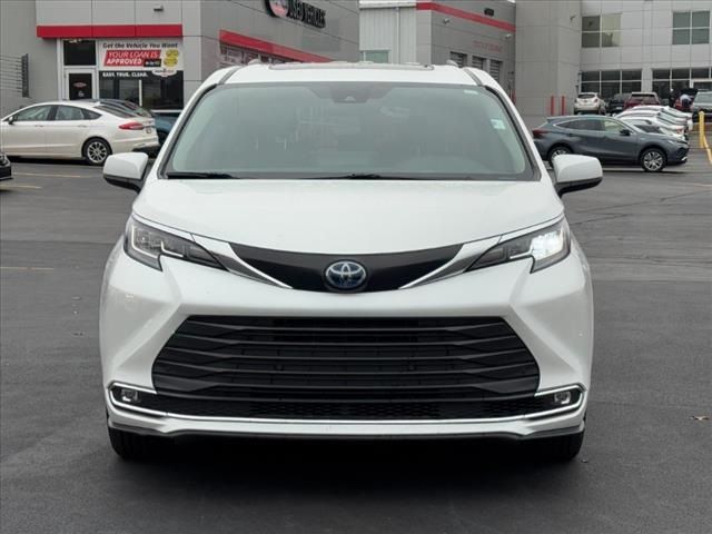 2023 Toyota Sienna XLE