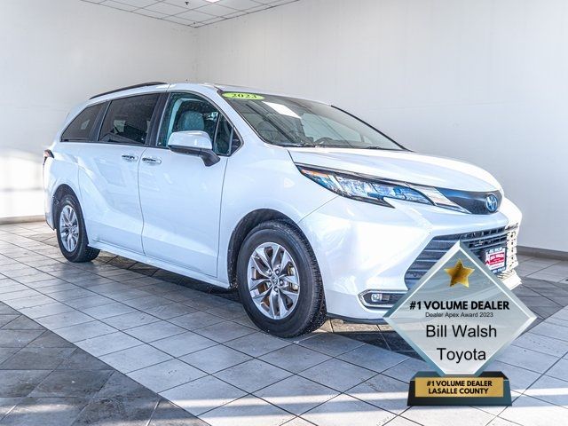 2023 Toyota Sienna XLE