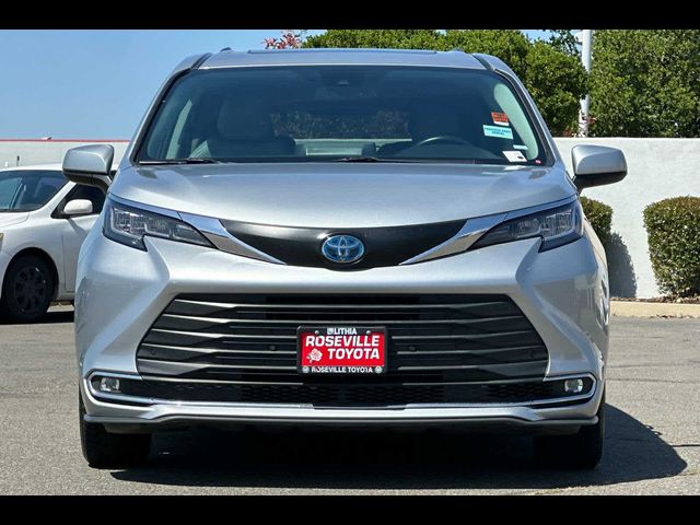 2023 Toyota Sienna XLE