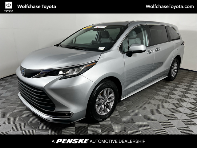 2023 Toyota Sienna XLE