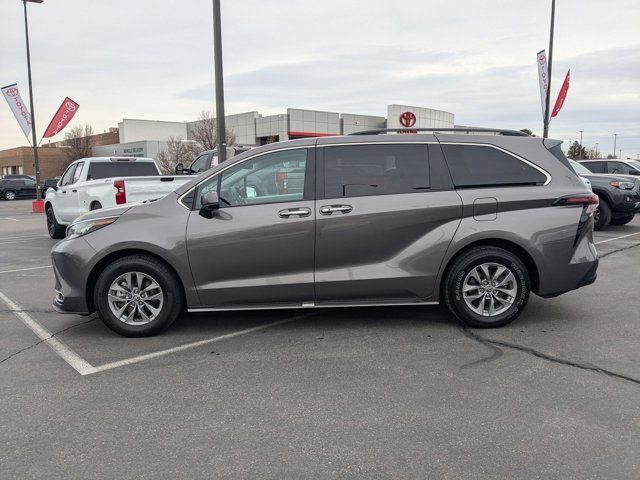 2023 Toyota Sienna XLE