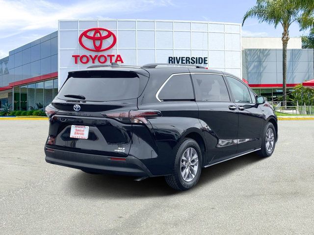 2023 Toyota Sienna XLE