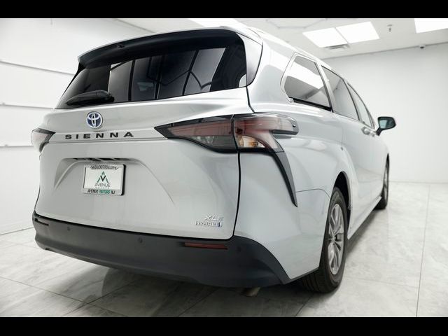 2023 Toyota Sienna XLE