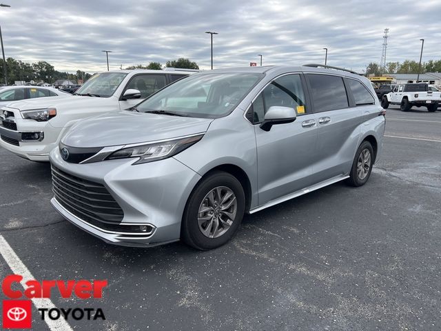 2023 Toyota Sienna XLE