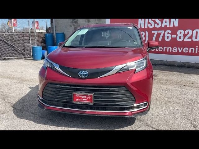 2023 Toyota Sienna XLE