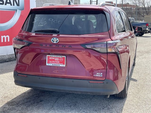 2023 Toyota Sienna XLE