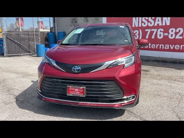 2023 Toyota Sienna XLE