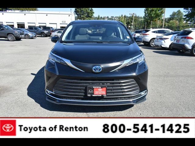 2023 Toyota Sienna XLE