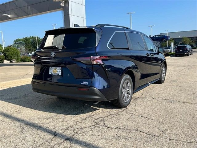 2023 Toyota Sienna XLE