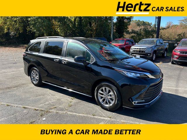 2023 Toyota Sienna XLE