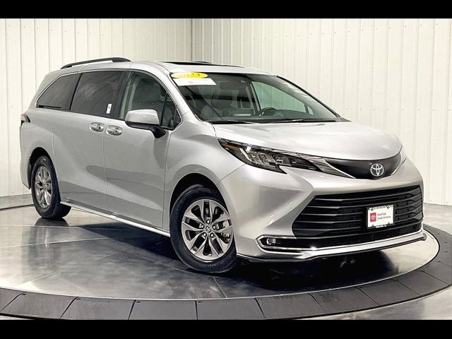 2023 Toyota Sienna XLE