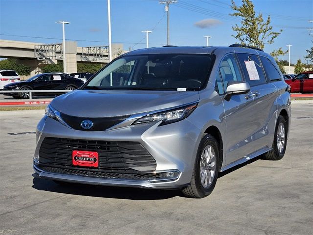 2023 Toyota Sienna XLE