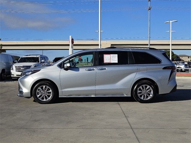 2023 Toyota Sienna XLE