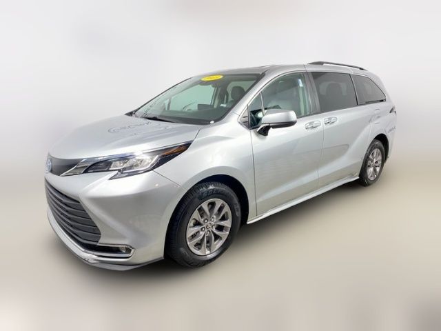 2023 Toyota Sienna XLE