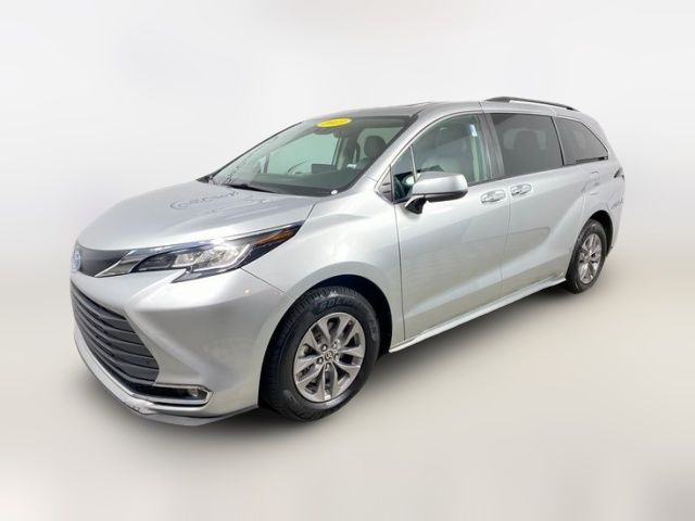 2023 Toyota Sienna XLE