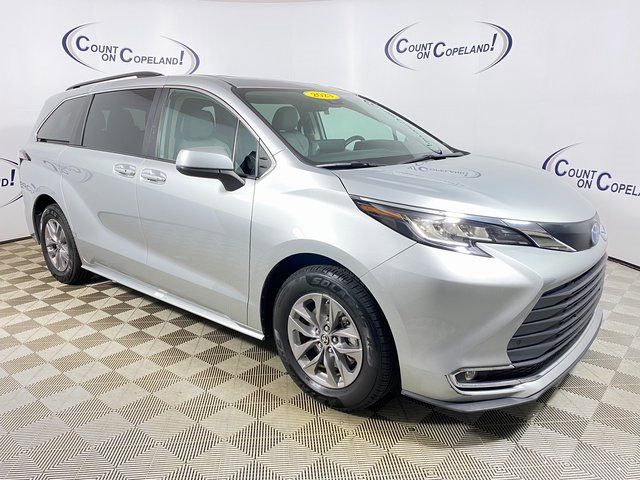 2023 Toyota Sienna XLE