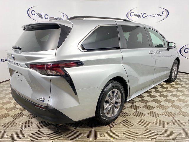2023 Toyota Sienna XLE