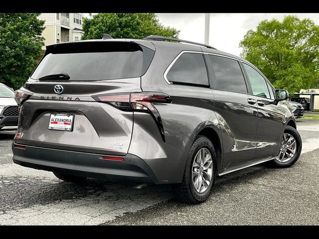 2023 Toyota Sienna XLE