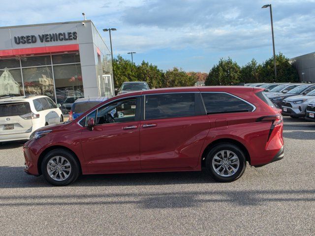 2023 Toyota Sienna XLE