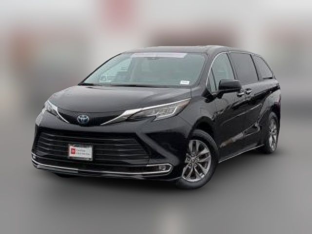 2023 Toyota Sienna XLE