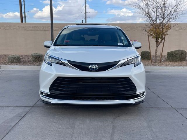 2023 Toyota Sienna XLE