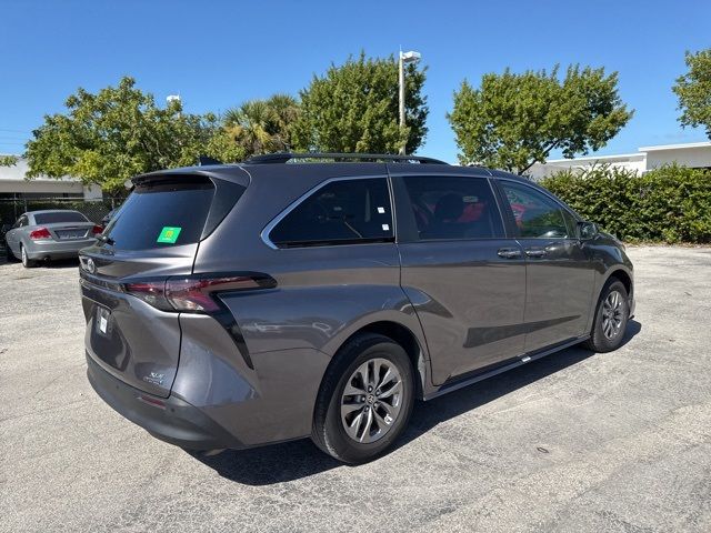 2023 Toyota Sienna XLE