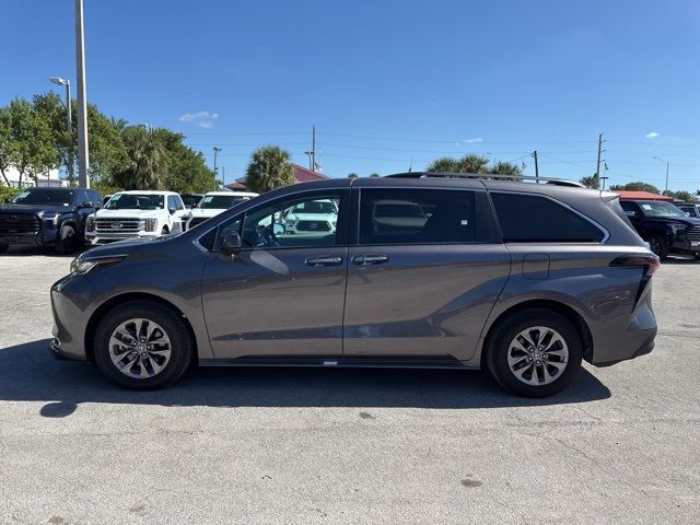 2023 Toyota Sienna XLE