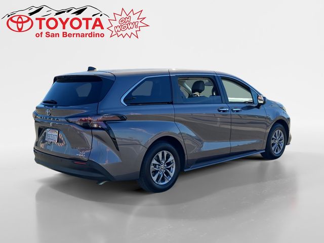 2023 Toyota Sienna XLE