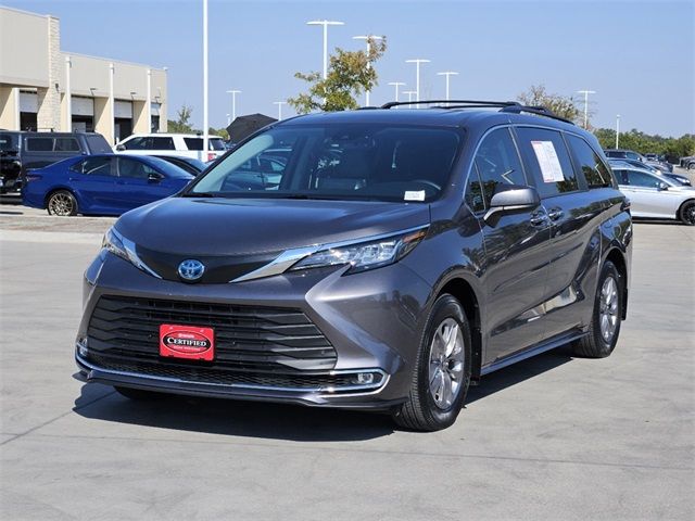 2023 Toyota Sienna XLE