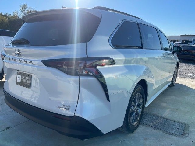 2023 Toyota Sienna XLE