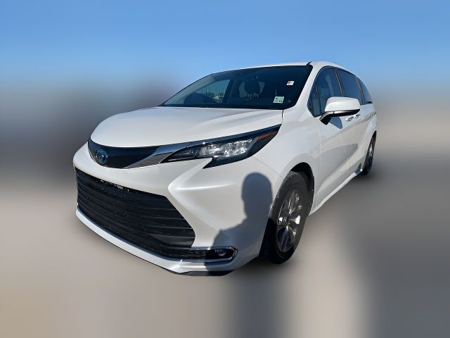 2023 Toyota Sienna XLE