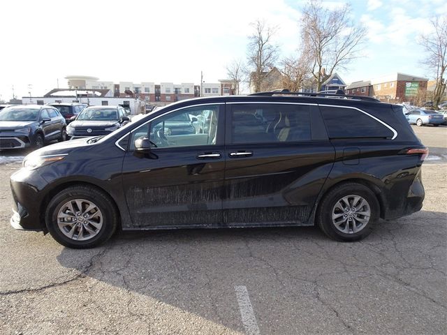 2023 Toyota Sienna XLE