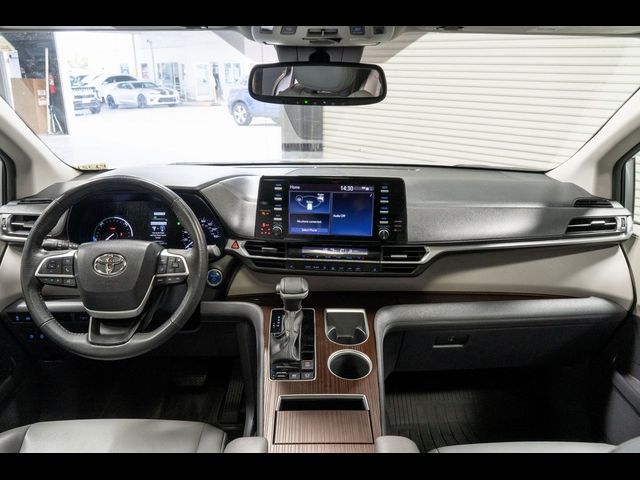 2023 Toyota Sienna XLE