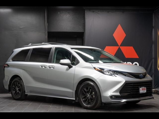 2023 Toyota Sienna XLE