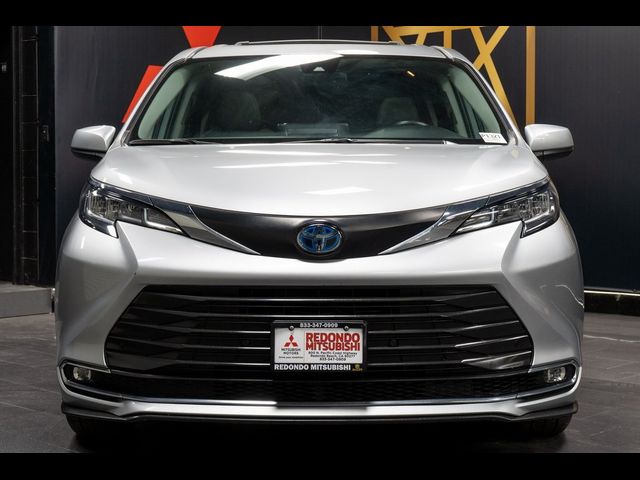 2023 Toyota Sienna XLE