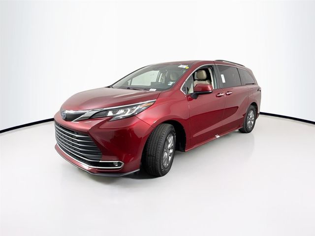 2023 Toyota Sienna XLE