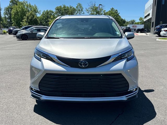 2023 Toyota Sienna XLE