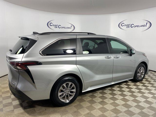 2023 Toyota Sienna XLE