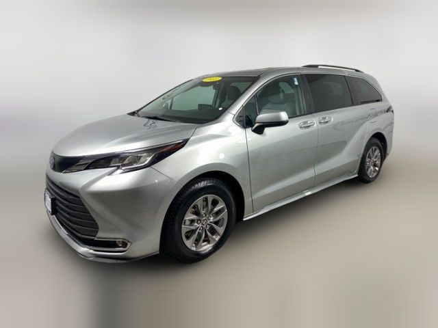 2023 Toyota Sienna XLE
