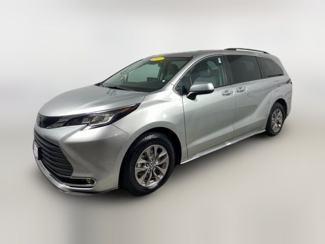 2023 Toyota Sienna XLE