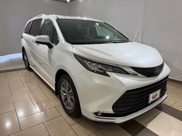 2023 Toyota Sienna XLE