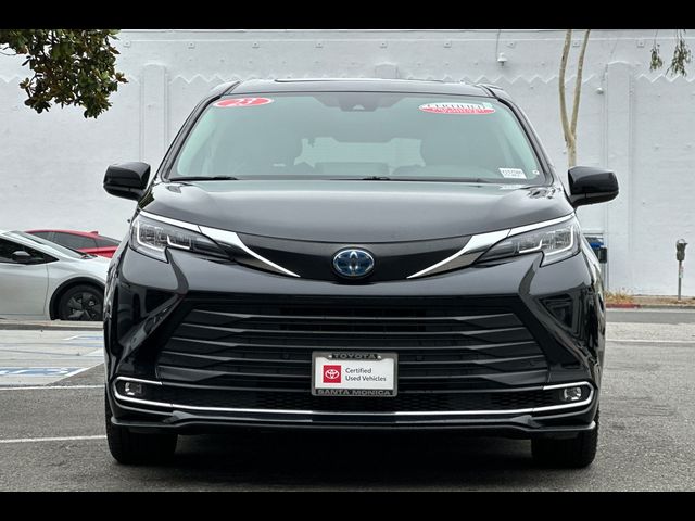 2023 Toyota Sienna XLE