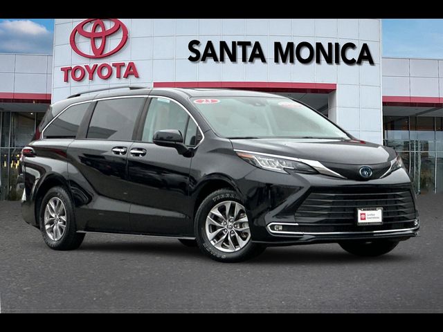 2023 Toyota Sienna XLE